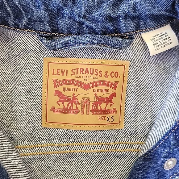 Levi's denim jacket - Picture 2 of 4